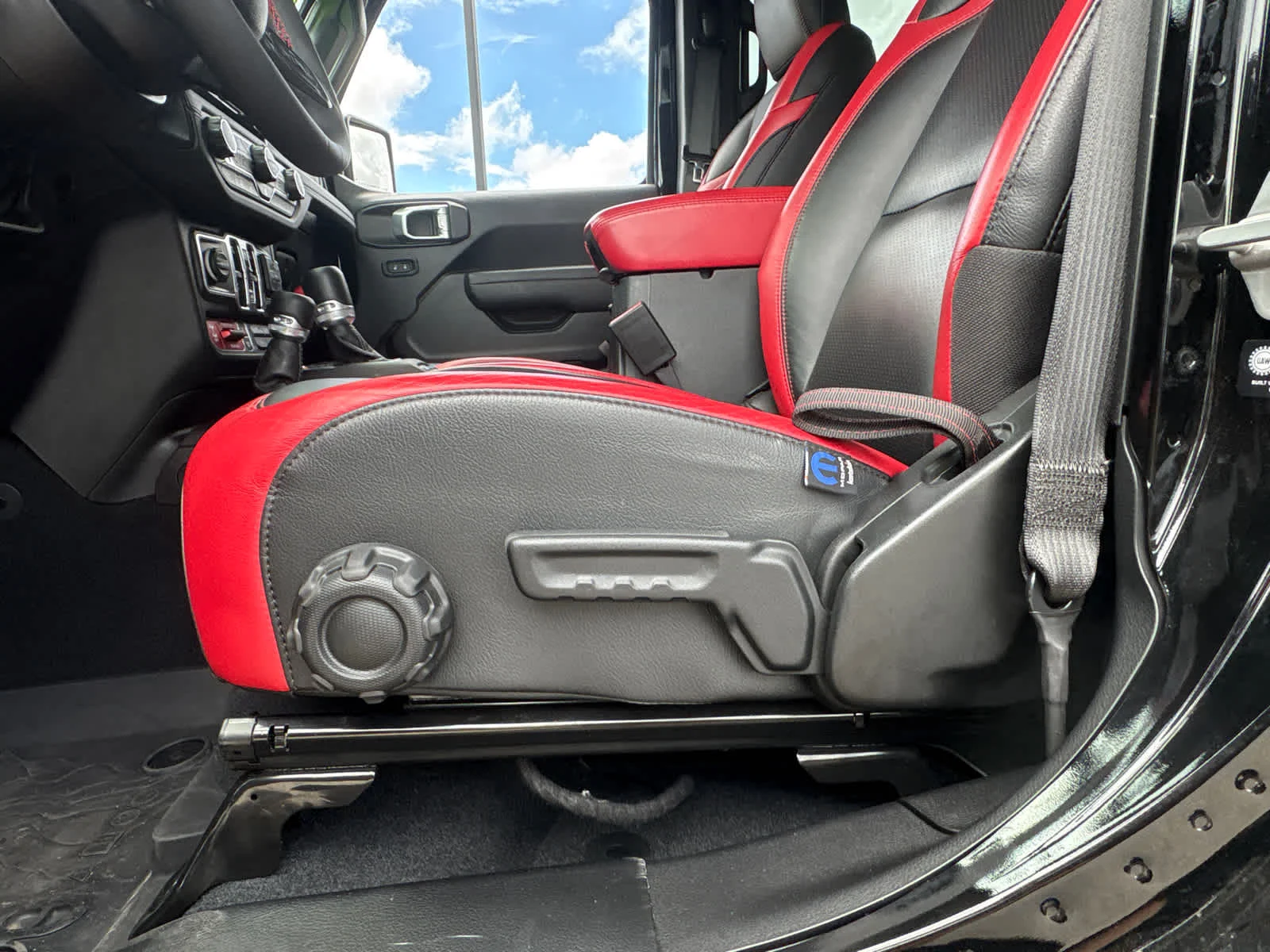 Used 2024 BLACK Jeep Rubicon image 19