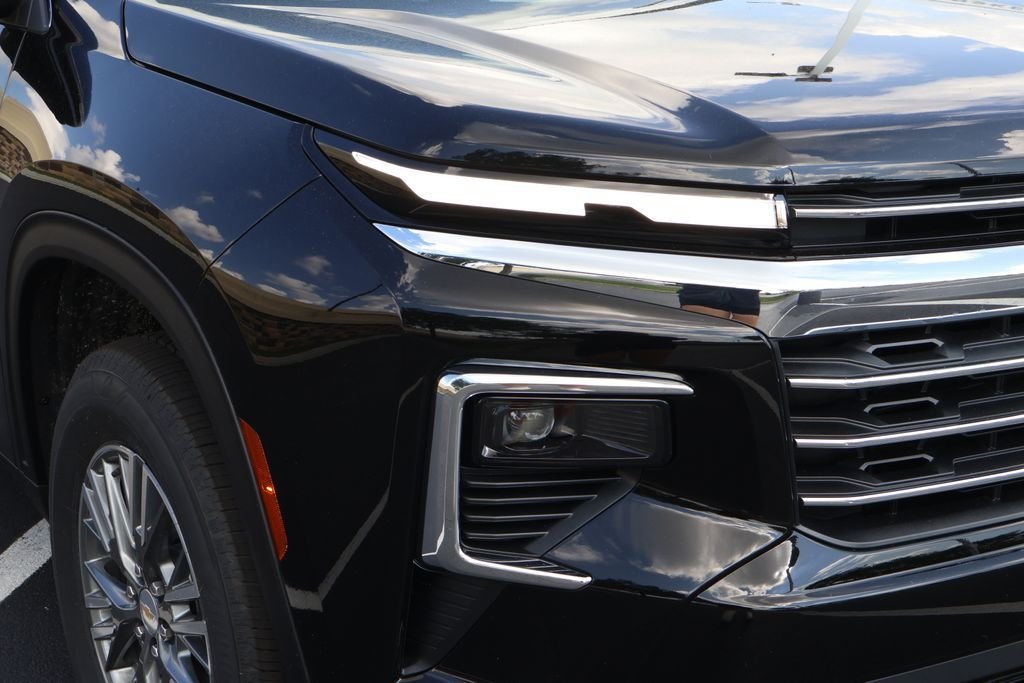 New 2027 Mosaic Black Metallic Chevrolet LT image 3