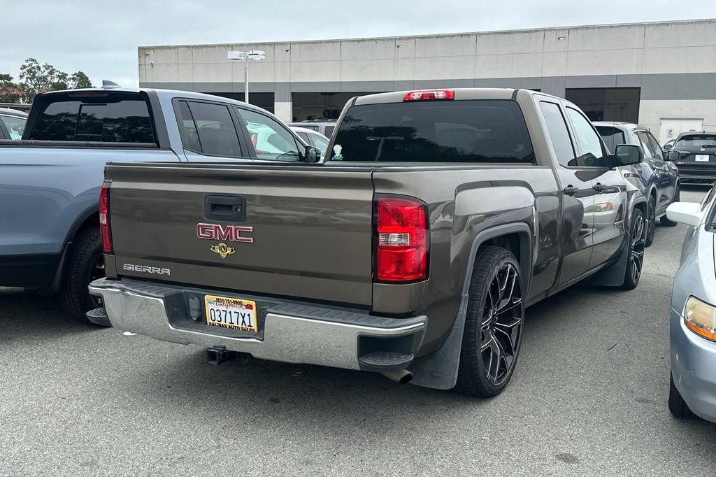 Used 2015 Bronze Alloy Metallic GMC Base image 5