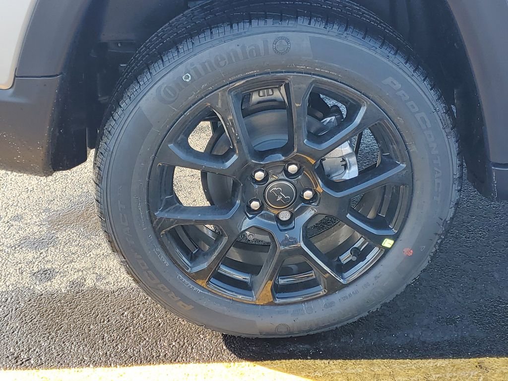 New 2026 Silver Zynith Metallic Clearcoat Jeep Latitude image 5