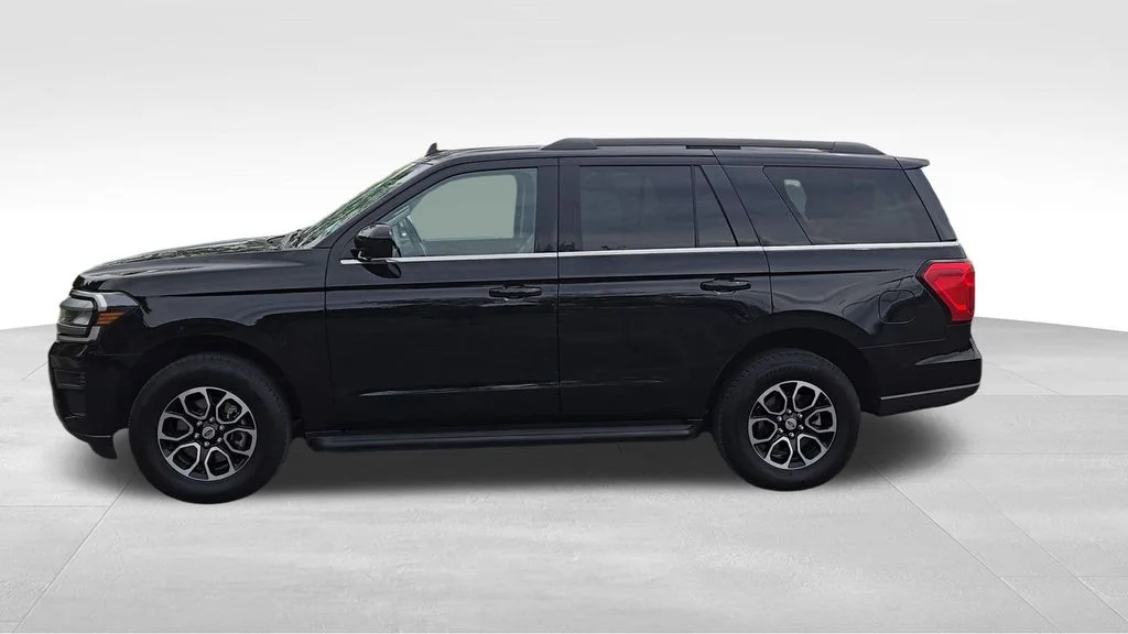 Used 2024 Black Ford XLT image 5