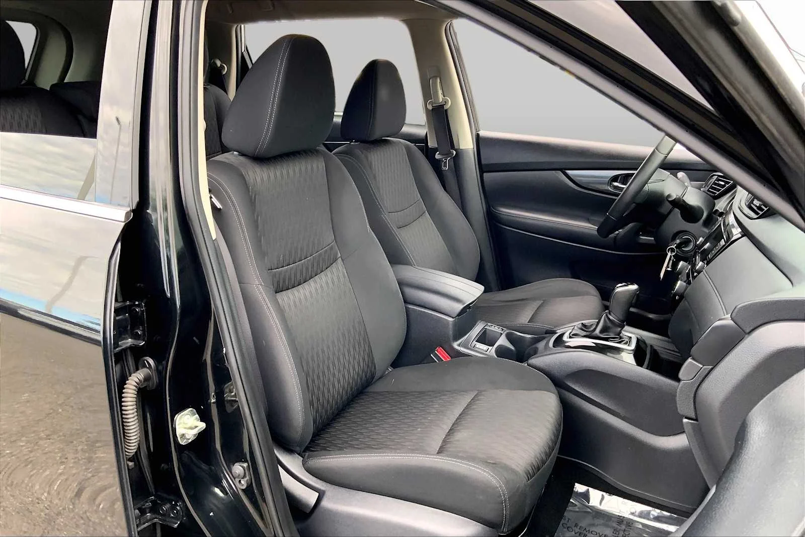 Used 2020 Magnetic Black Pearl Nissan S image 8