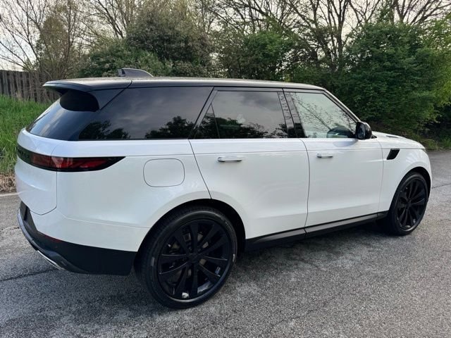 New 2026 Ostuni Pearl White LAND ROVER SE image 5