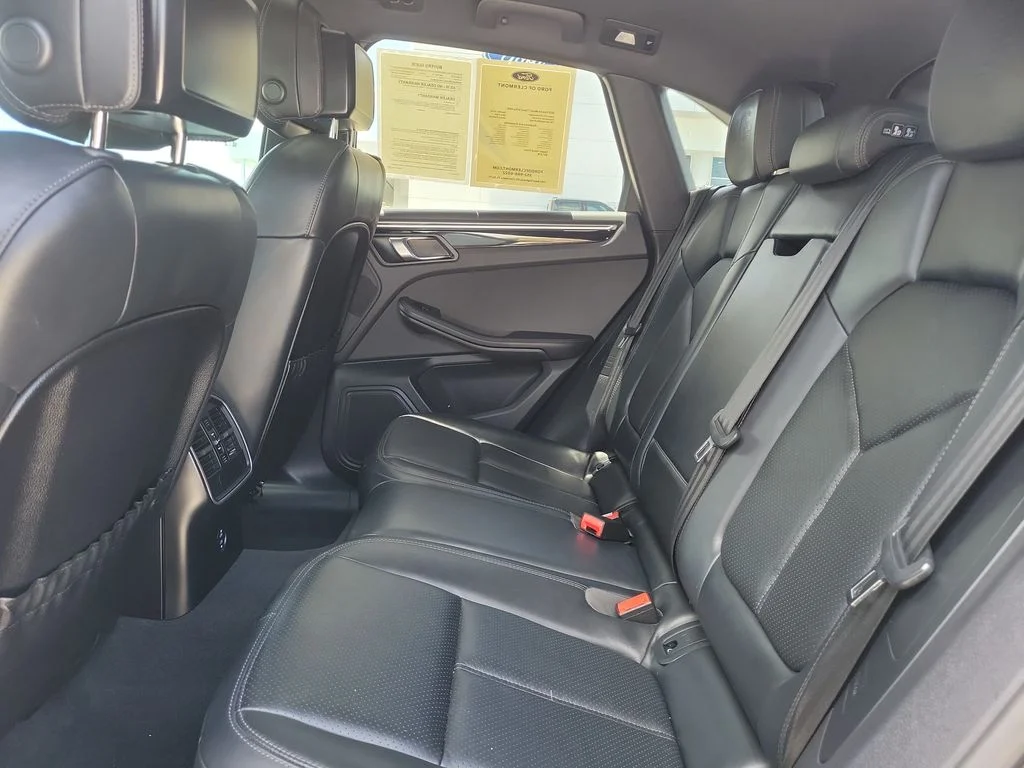 Used 2023 Chalk Porsche T image 8
