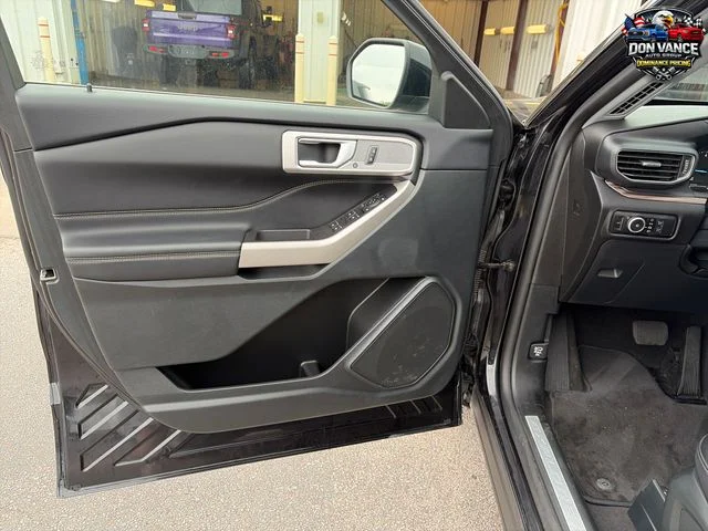 Used 2024 Black Ford Limited image 10