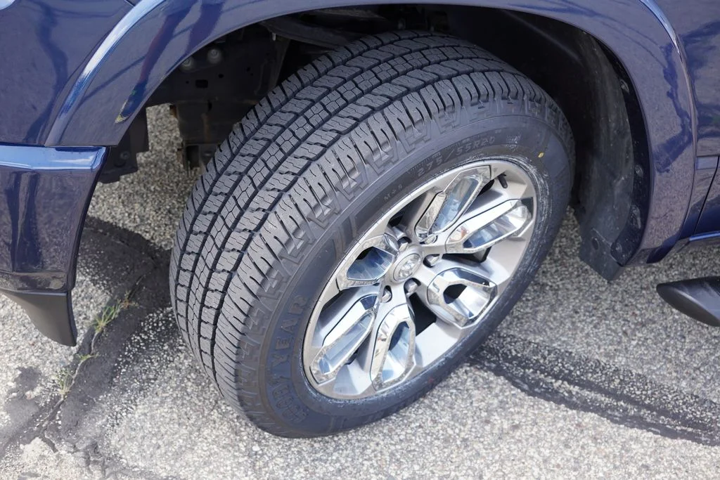 Used 2022 Patriot Blue Pearlcoat Ram Laramie image 13
