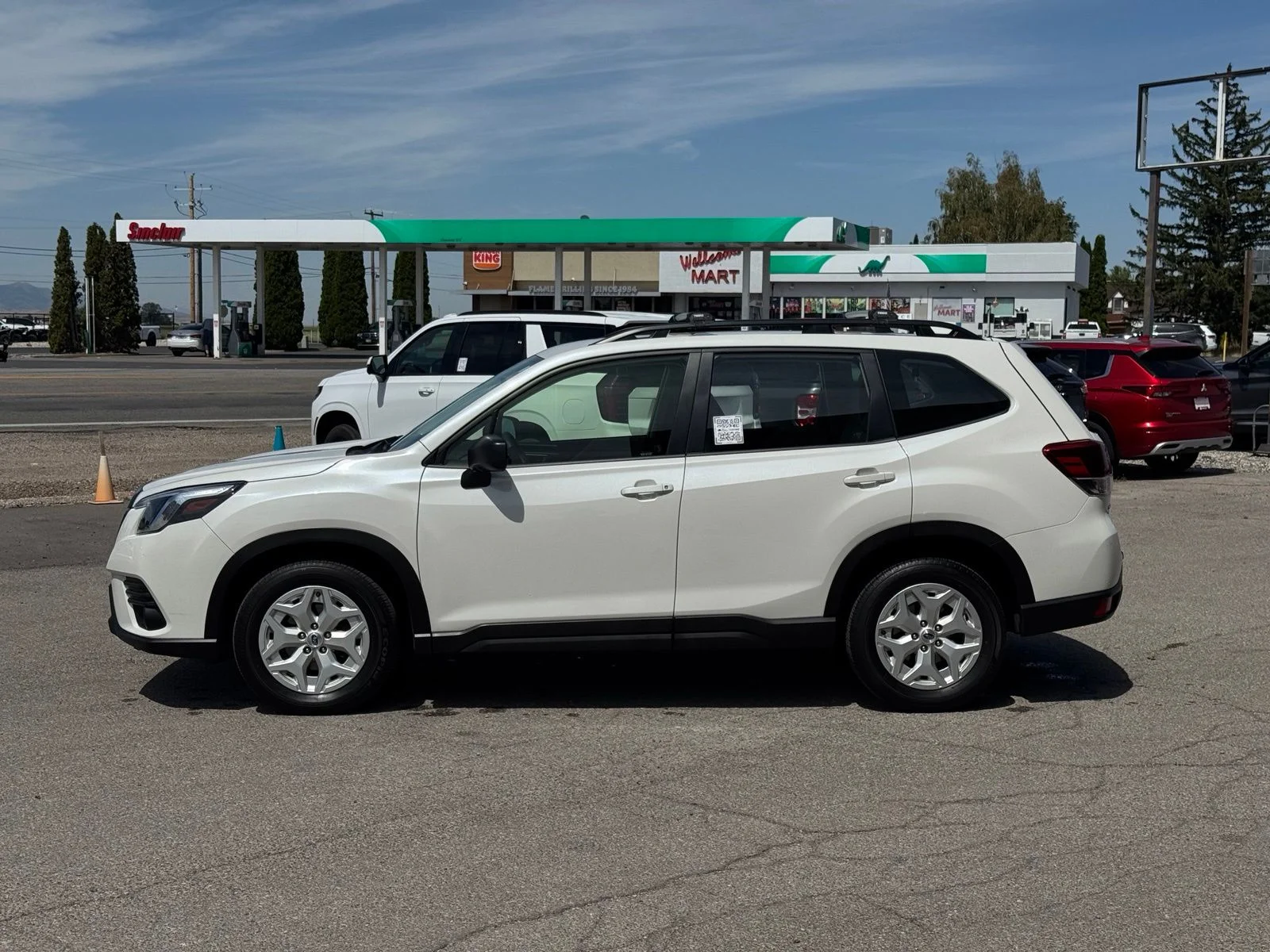 Used 2023 White Subaru Base image 10