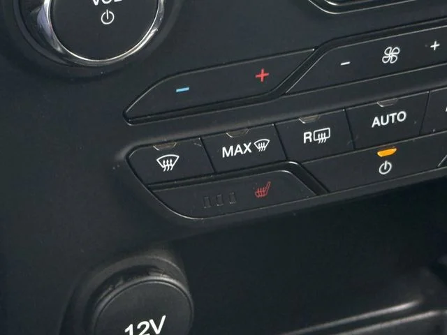 Used 2022 Gray Ford Lariat image 18