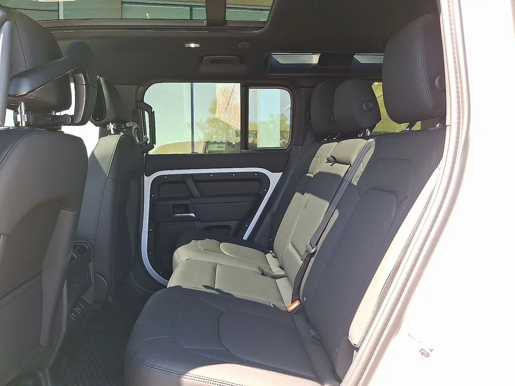 New 2026 Fuji White Land Rover S image 6