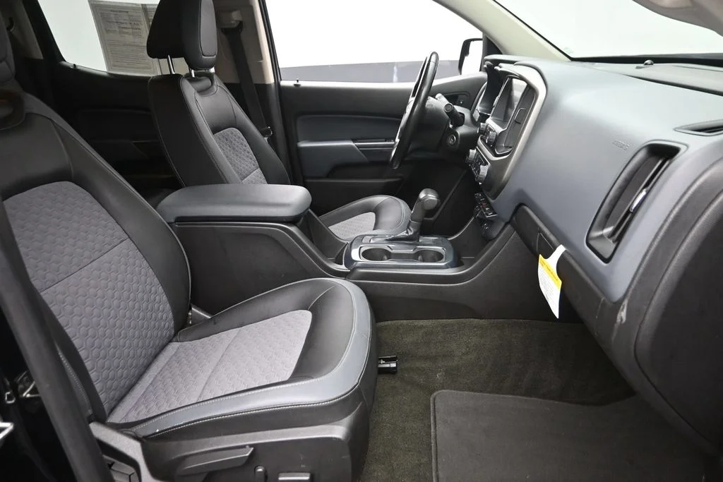 Used 2015 Black Chevrolet Z71 image 9