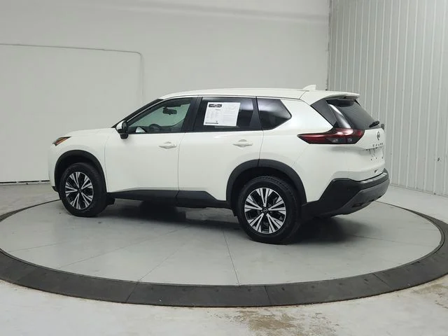 Used 2022 White Nissan SV image 6