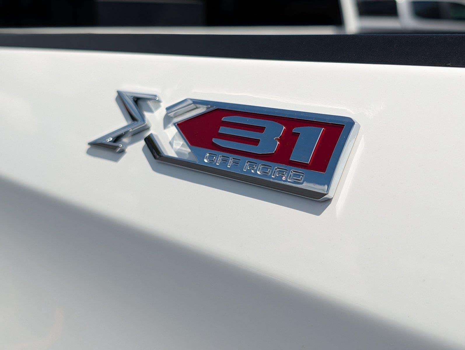 New 2026 Summit White GMC SLT image 37