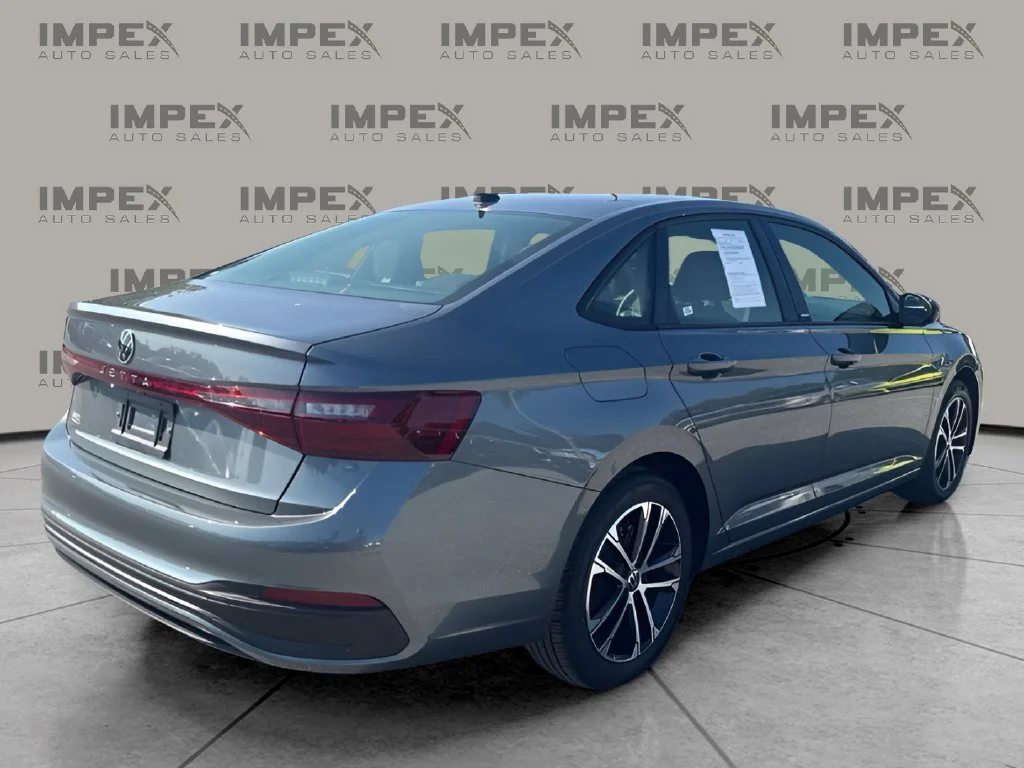 Used 2025 Gray Volkswagen 1.5T Sport image 5