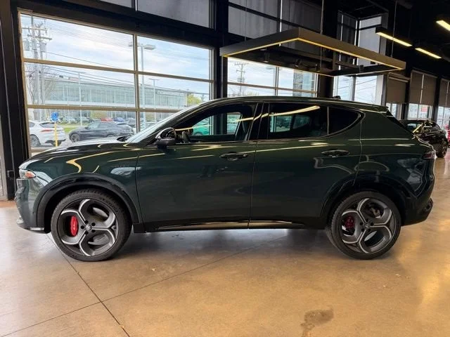 Used 2026 Verde Monza Alfa Romeo Base image 3
