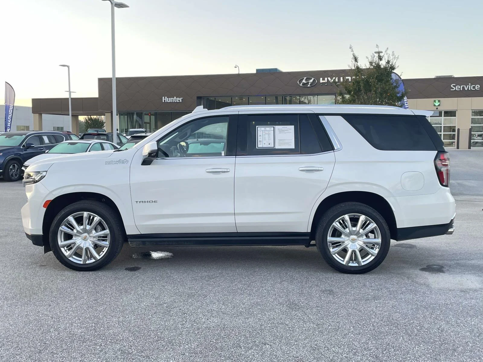 Used 2022 Iridescent Pearl Tricoat Chevrolet High Country image 23