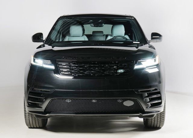 New 2026 Santorini Black Land Rover Dynamic SE image 8