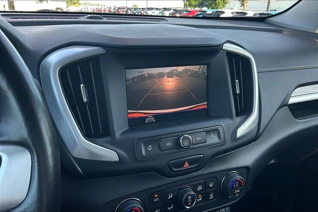 Used 2021 White GMC SLE image 14