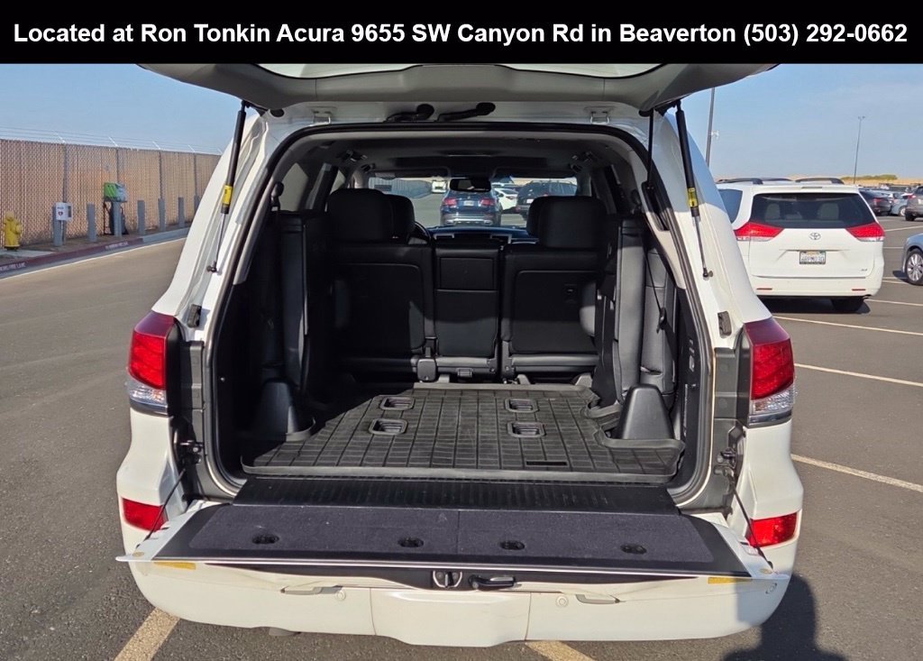 Used 2014 Starfire Pearl Lexus 570 image 10