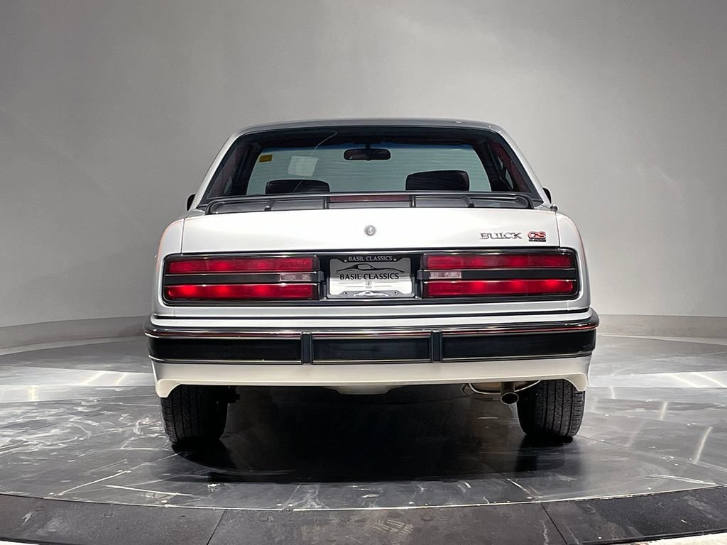 Used 1991  Buick Custom image 7