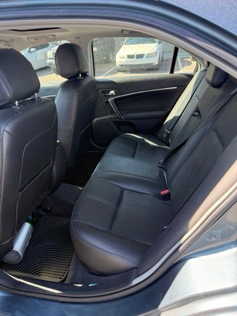 Used 2012 Steel Blue Metallic Lincoln  image 8