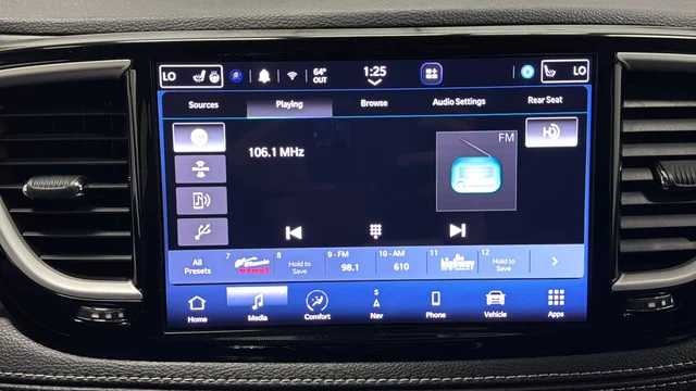 Used 2023 Brilliant Black Crystal Pearlcoat Chrysler Touring L image 30