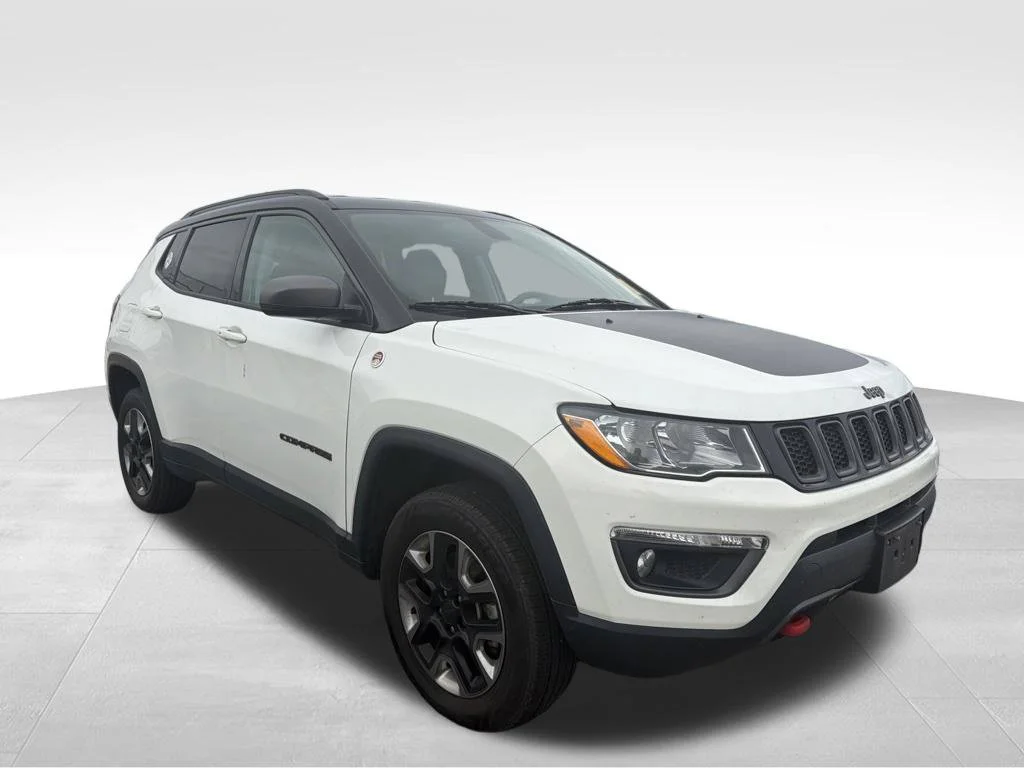 Used 2018 White Jeep Trailhawk image 13