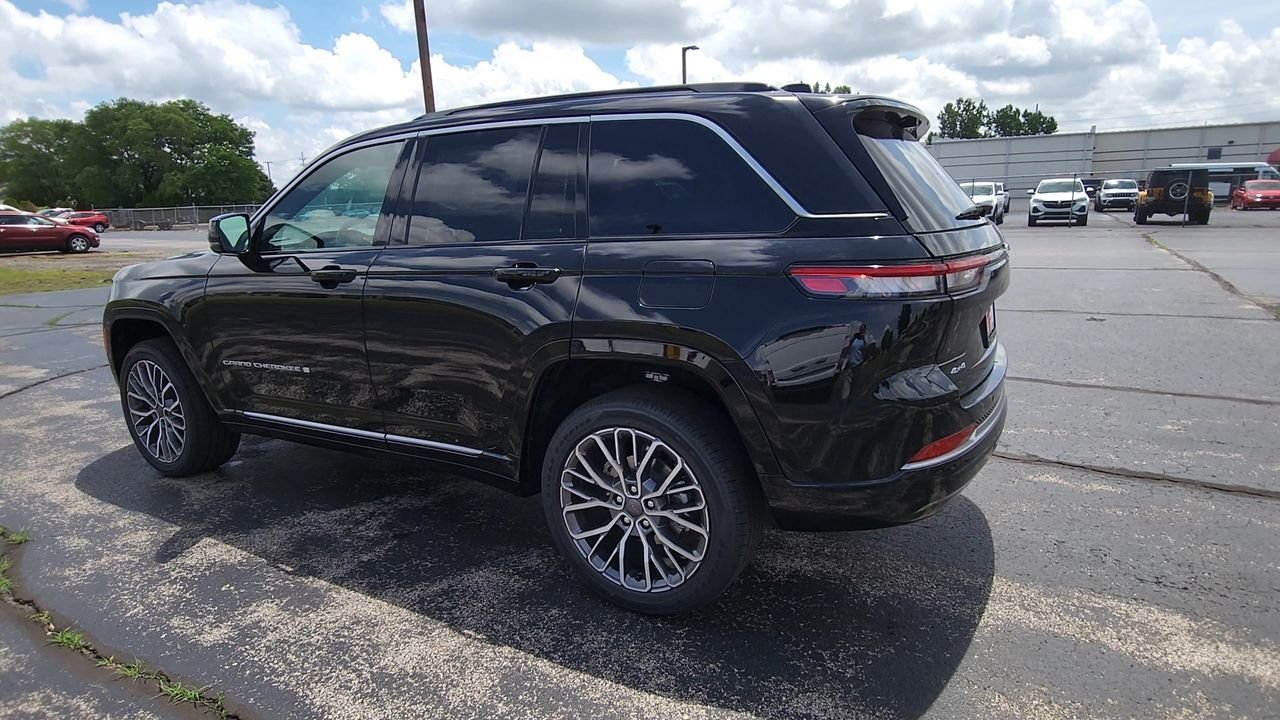 New 2026 Diamond Black Crystal Pearl-Coat Exterior Paint Jeep Summit image 6