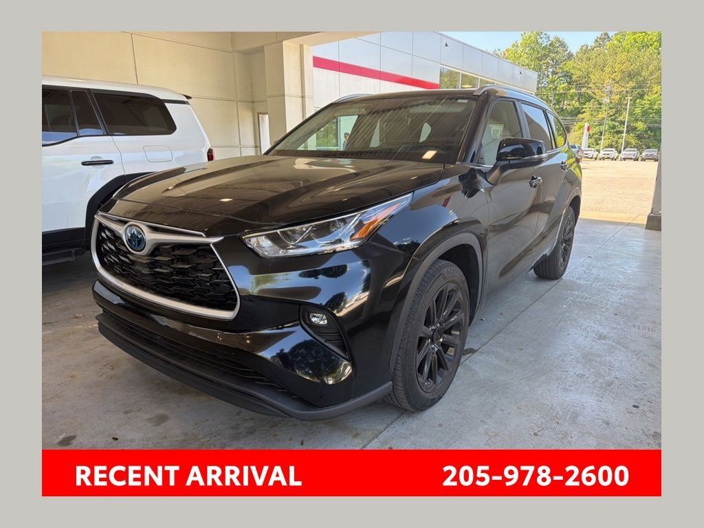 2023 Toyota Highlander Hybrid Bronze Edition FWD's photo
