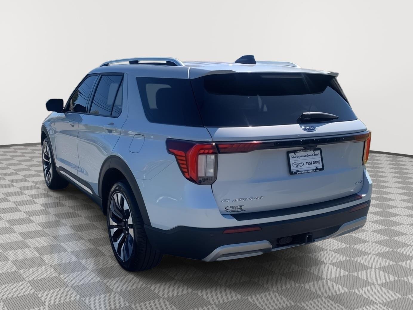 Used 2025 Space White Ford Platinum image 3