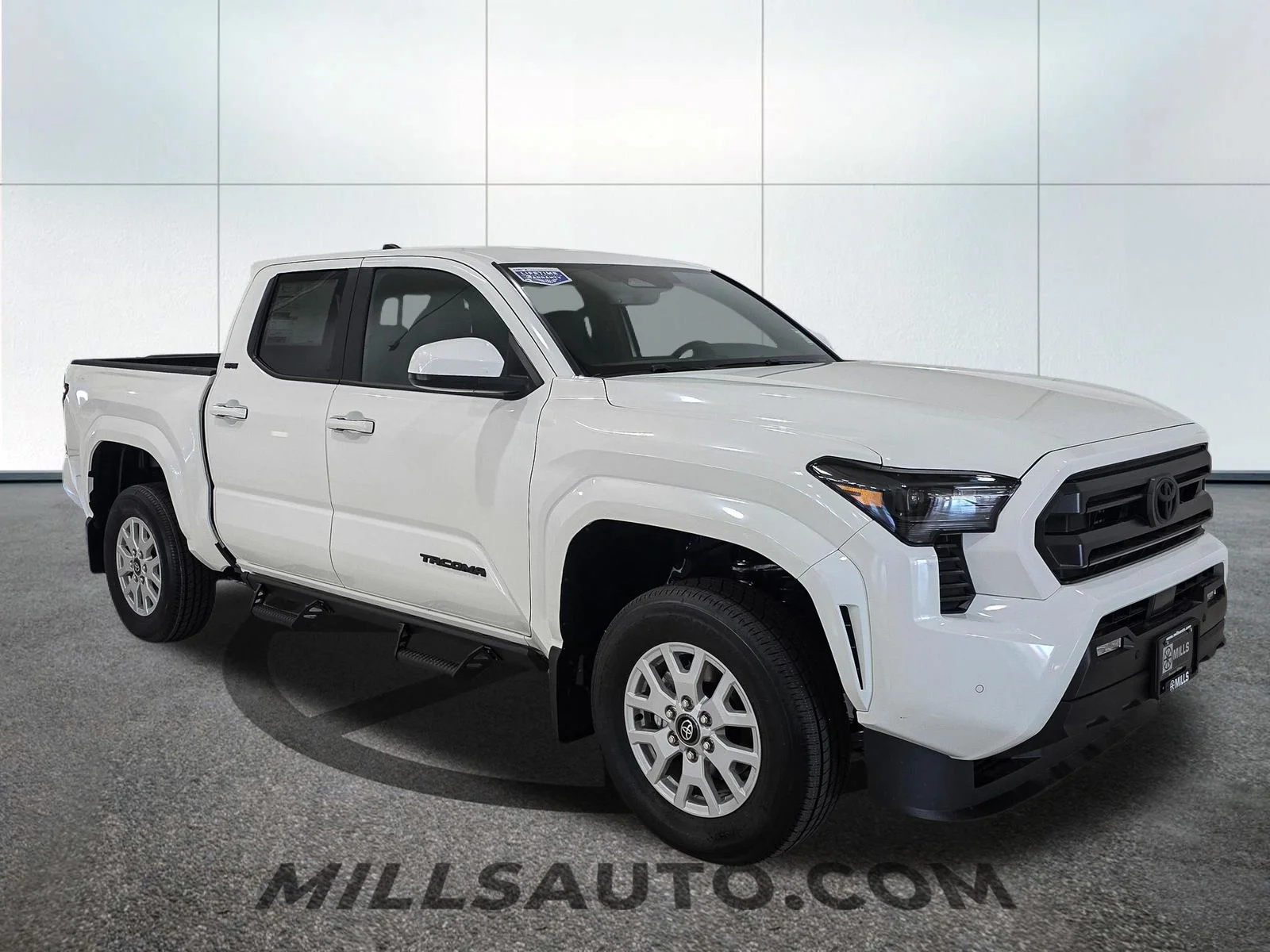2026 Toyota Tacoma SR5 - Photo 10