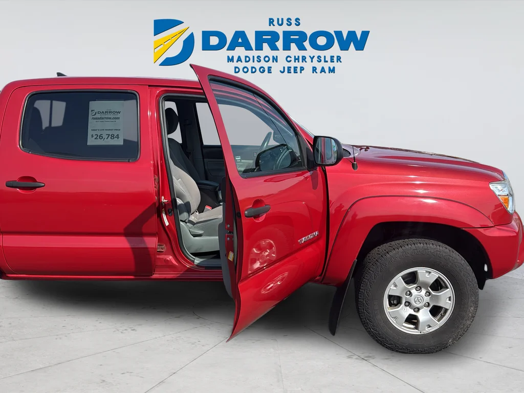 Used 2015 Red Toyota Base image 37