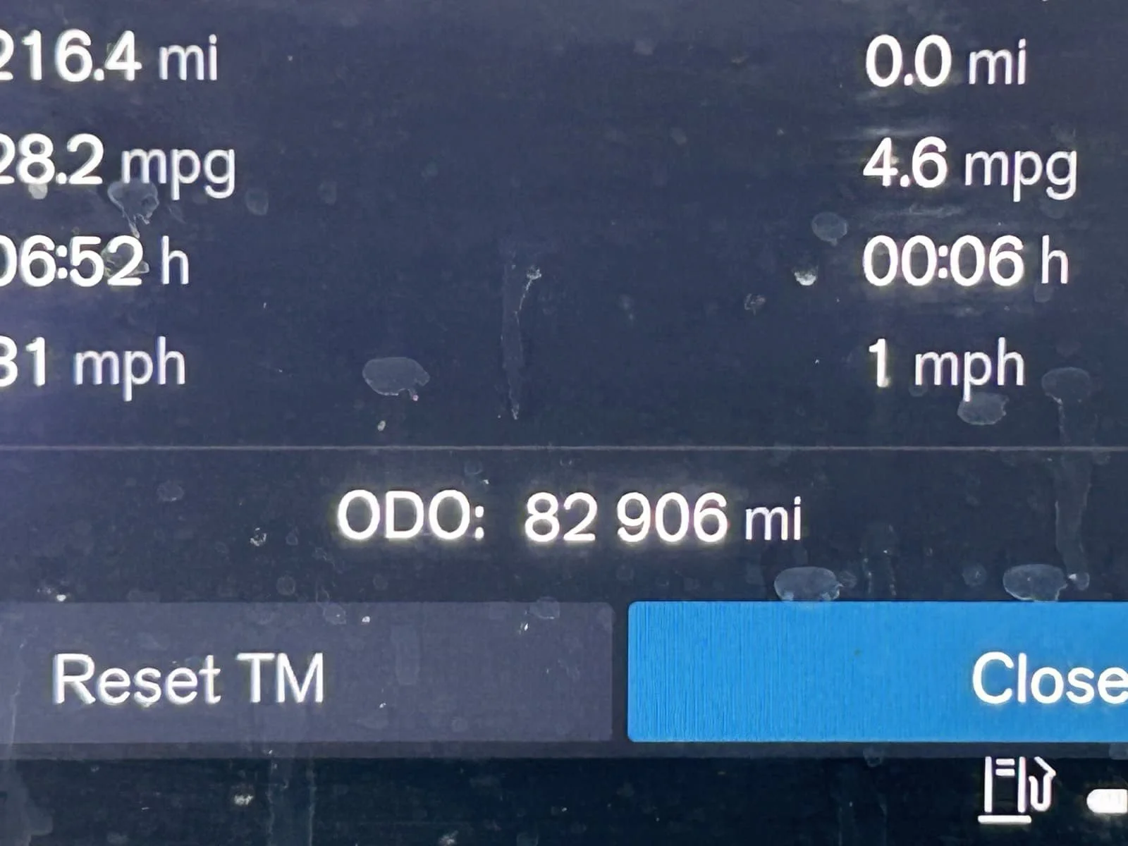 Used 2023 Platinum Grey Metallic Volvo Core Dark Theme image 33
