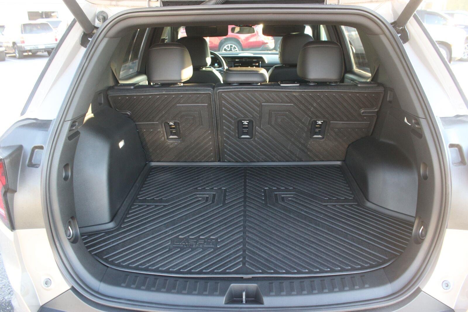 Used 2026 Riverstone Metallic GMC Elevation image 10