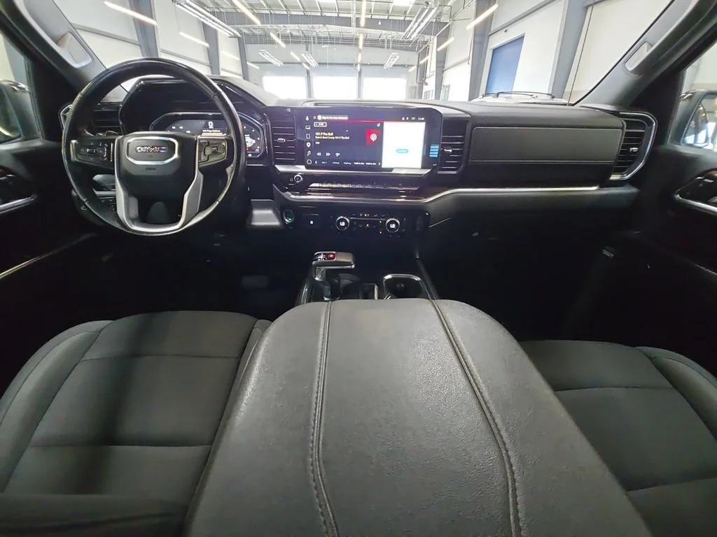 Used 2025 Sterling Metallic GMC Elevation image 21