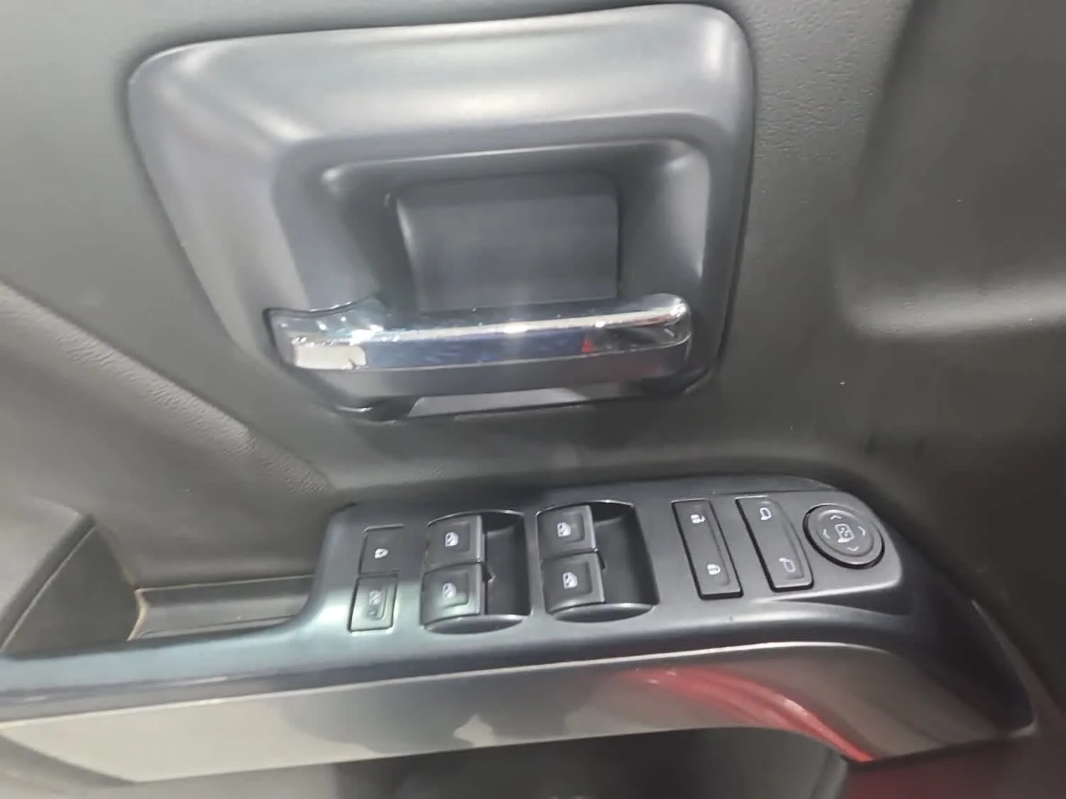 Used 2019 RED HOT Chevrolet LT image 17