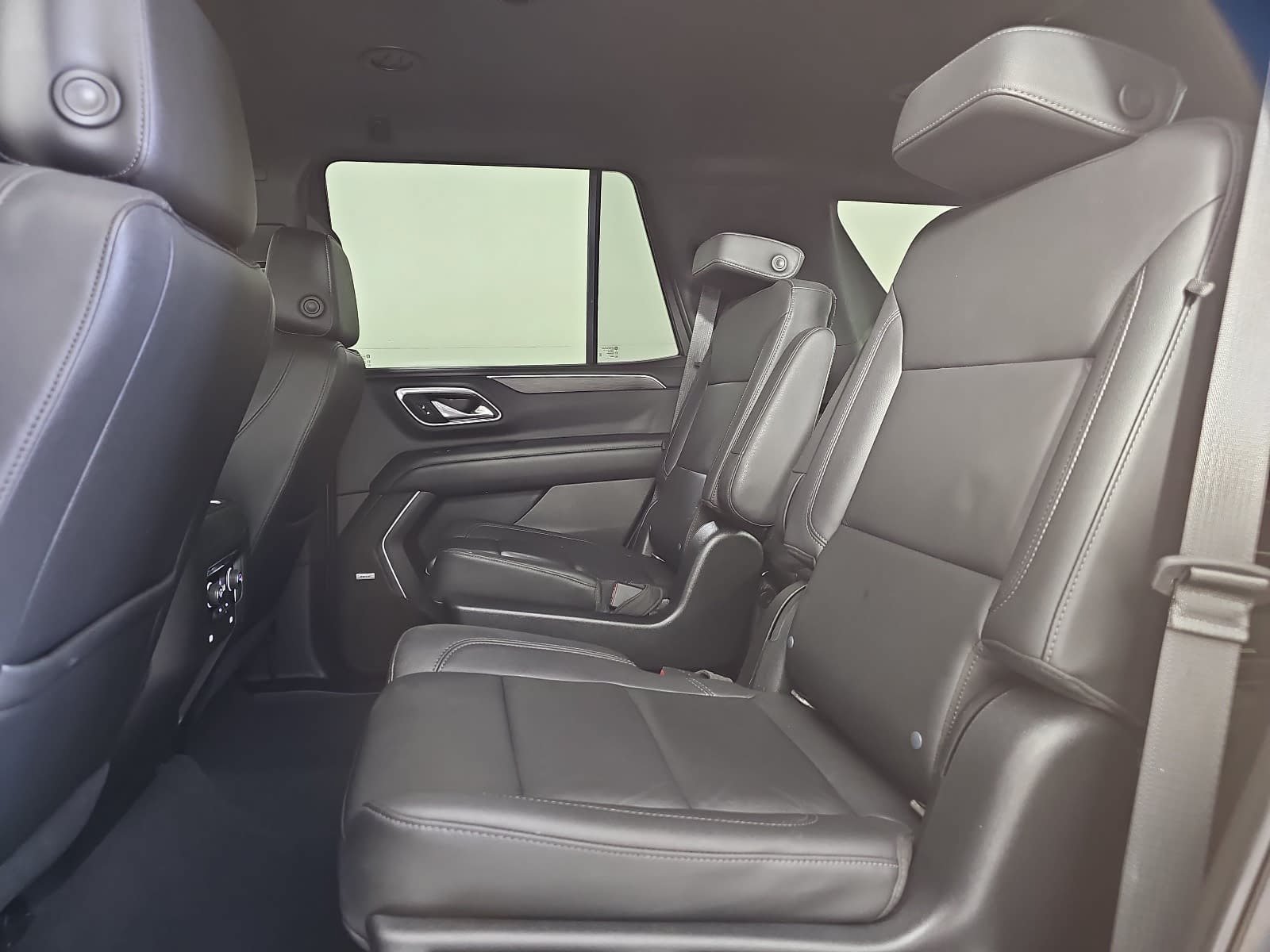 Used 2021 Black Chevrolet Z71 image 14