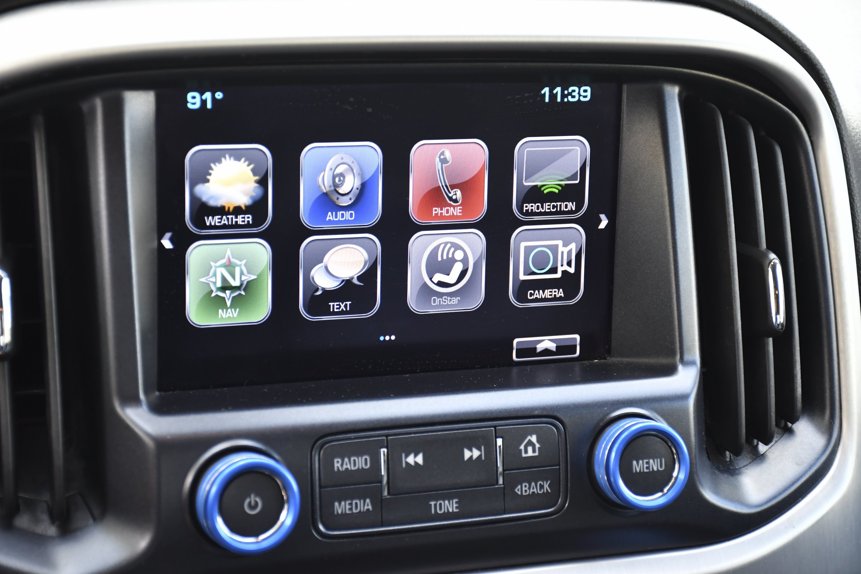 Used 2018 Satin Steel Metallic GMC 2WD SLT image 15