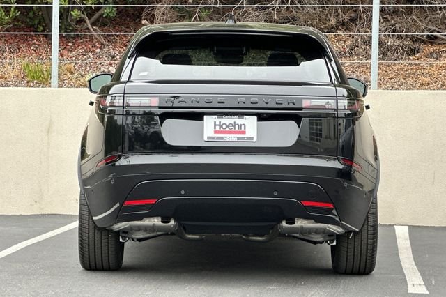 New 2026 Santorini Black Land Rover Dynamic SE image 4