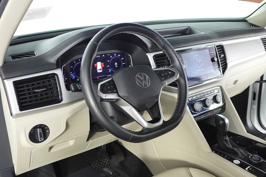 Certified Used 2023 White Volkswagen 3.6L V6 SE w/Technology image 31
