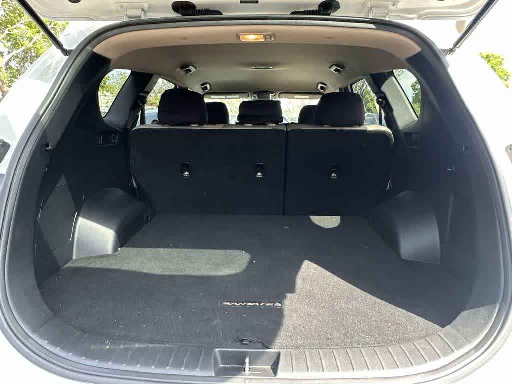 Used 2021 Quartz White Hyundai SE image 25
