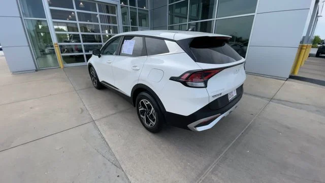 2025 Kia Sportage LX - Photo 8