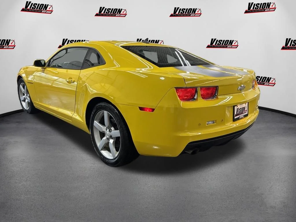 Used 2011 Yellow Chevrolet 2LT image 3