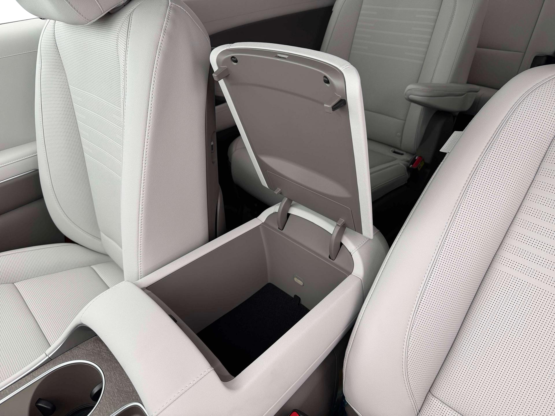 New 2026 Black Hyundai Limited FWD image 19