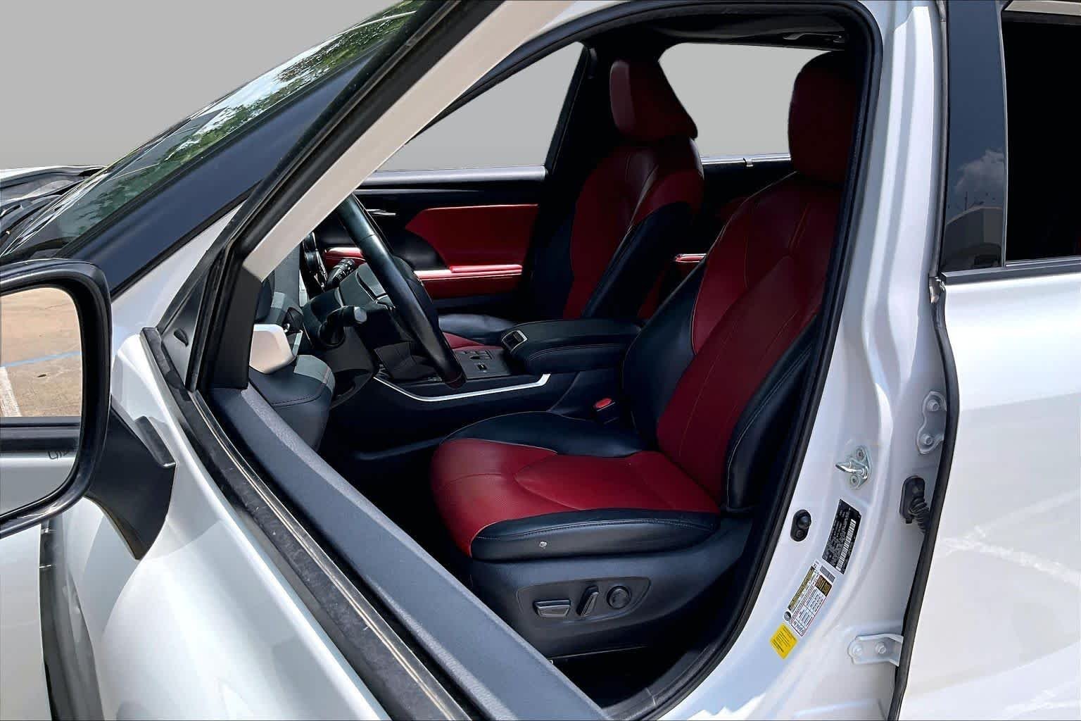 Used 2023 Wind Chill Pearl Toyota XSE image 7