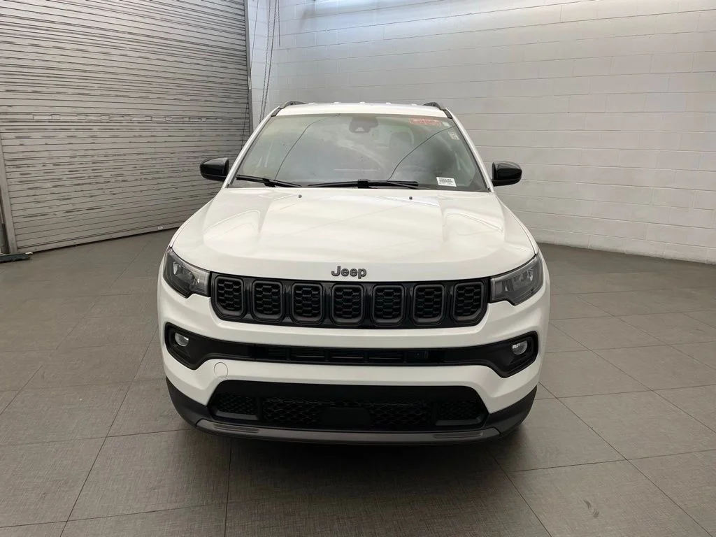 New 2026 White Jeep Latitude image 6