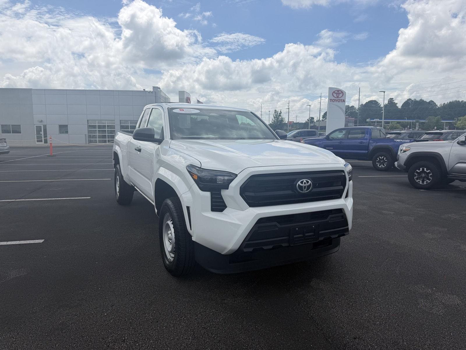 Used 2024 Ice Cap Toyota SR image 3