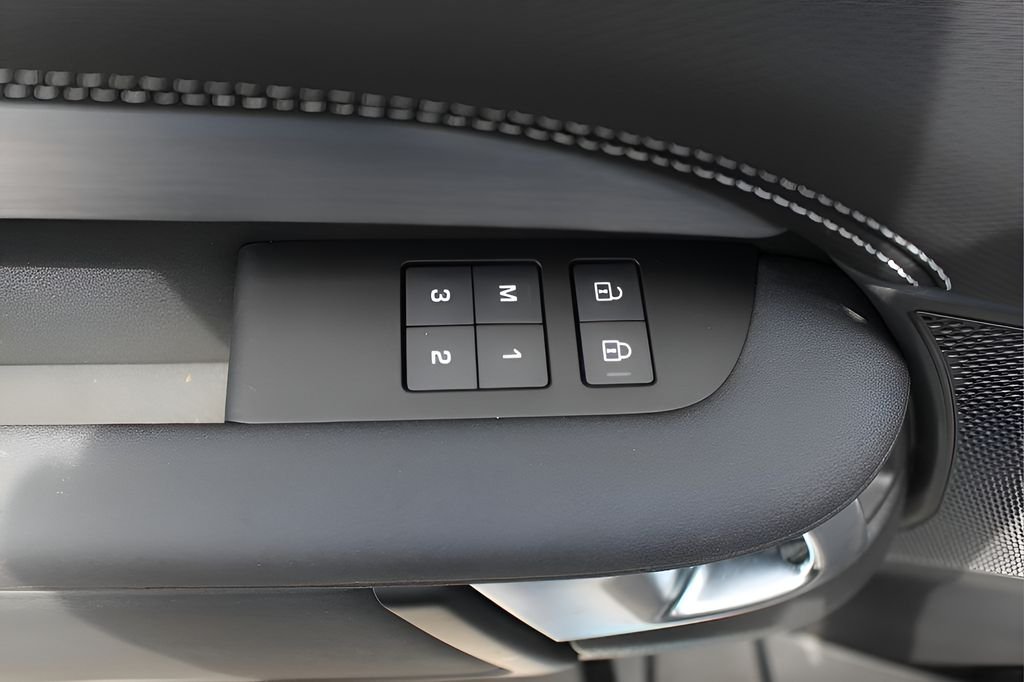 2025 Land Rover Discovery Dynamic SE - Photo 9