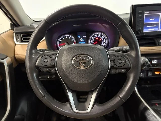 Used 2020 Black Toyota XLE image 16
