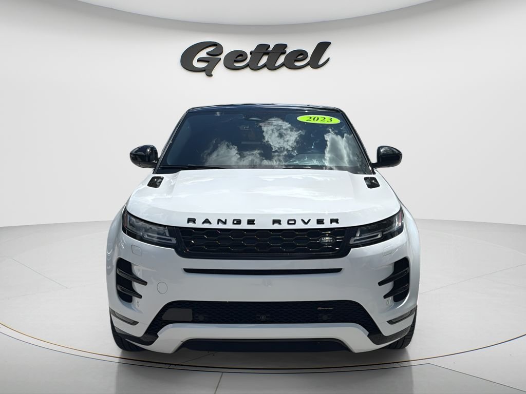 Used 2023  Land Rover R-Dynamic SE image 2