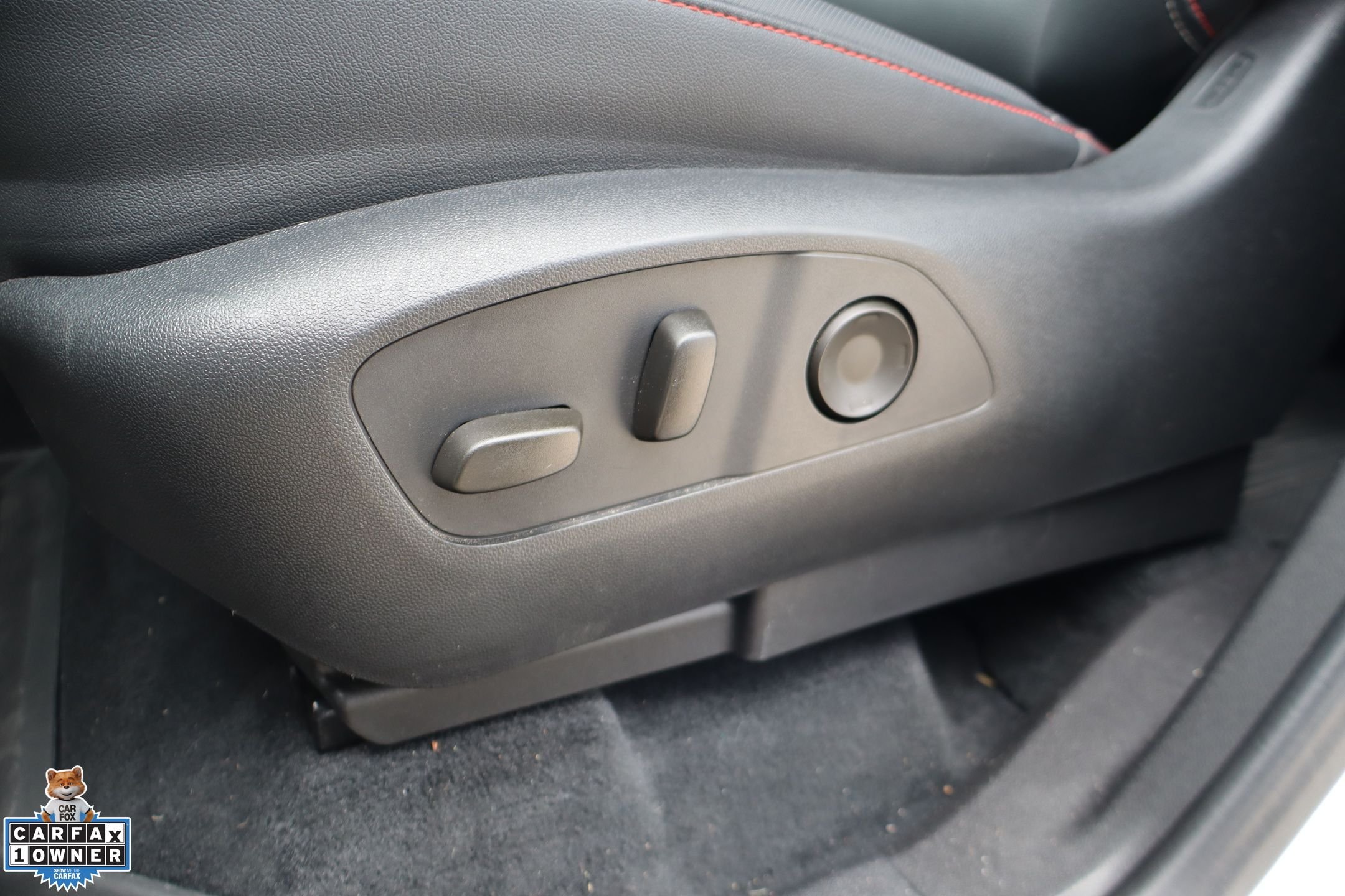 Used 2024 White Chevrolet Z71 image 13